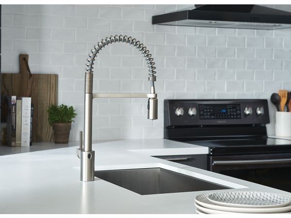 Align® Pre-Rinse Spring Pulldown Kitchen Faucet with MotionSense Wave™
